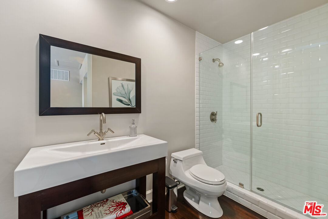 2427 Cobham Ct