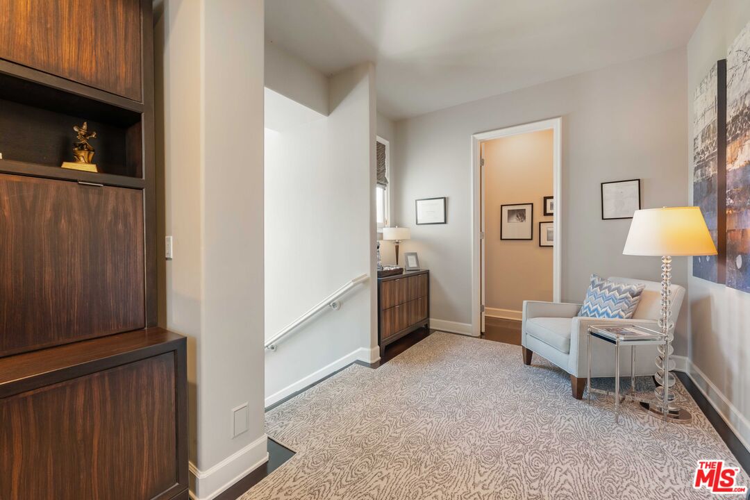 2427 Cobham Ct