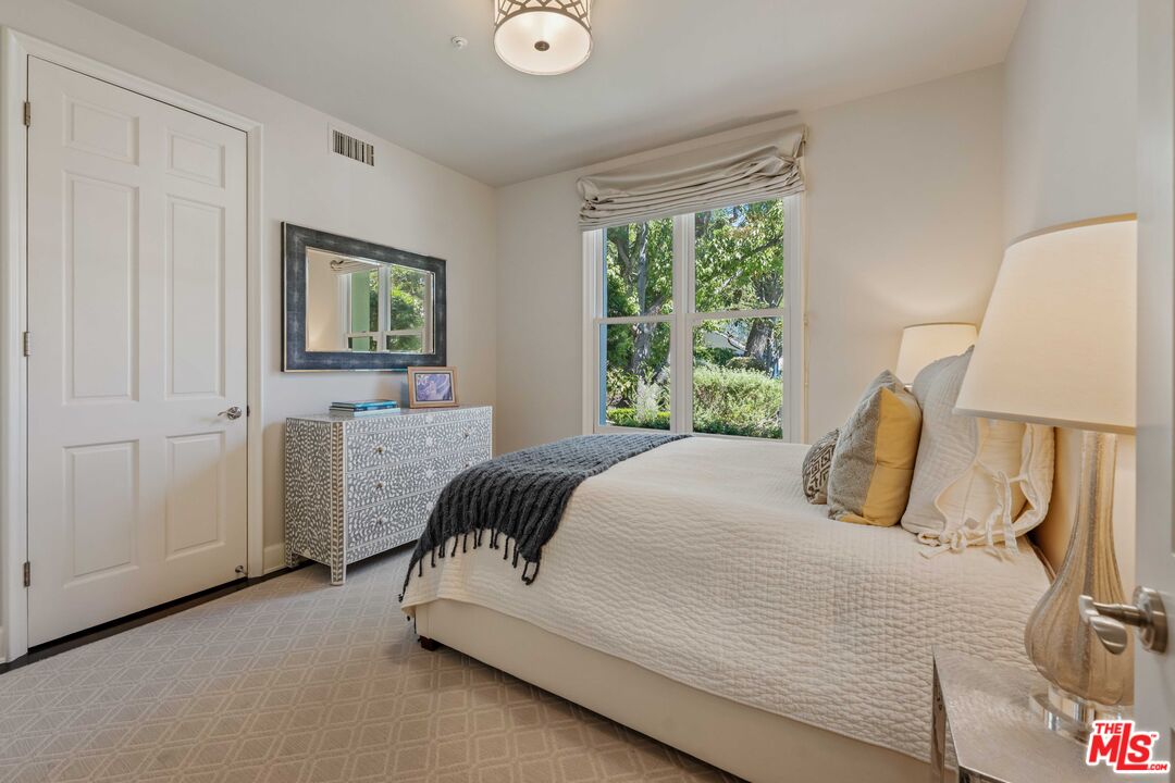 2427 Cobham Ct
