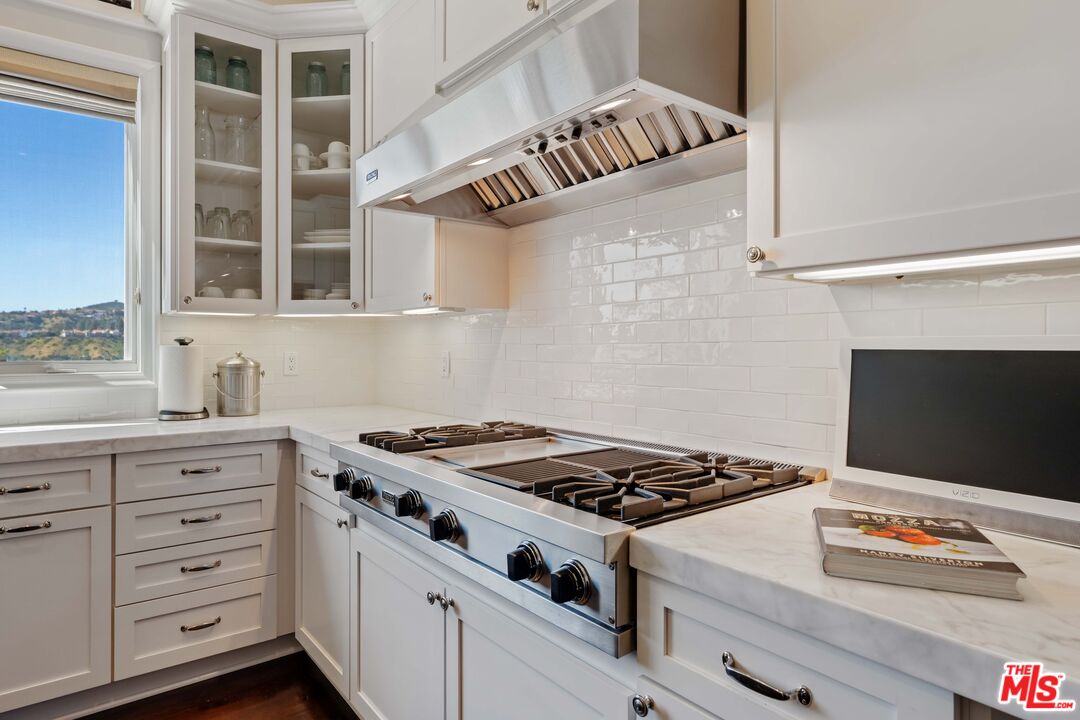 2427 Cobham Ct