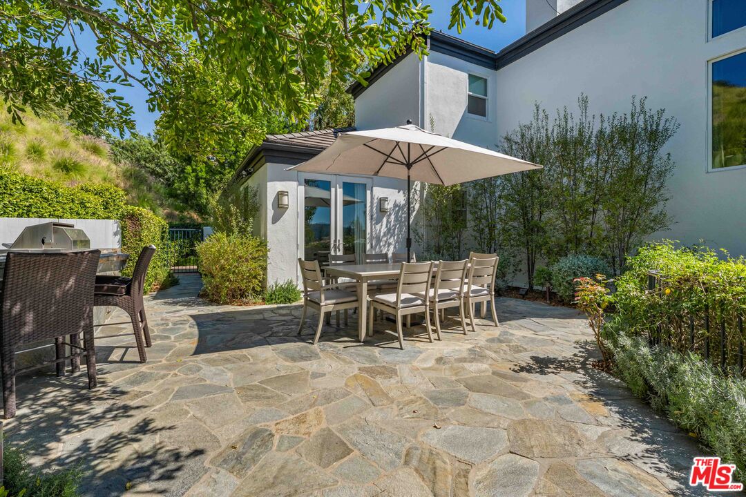 2427 Cobham Ct