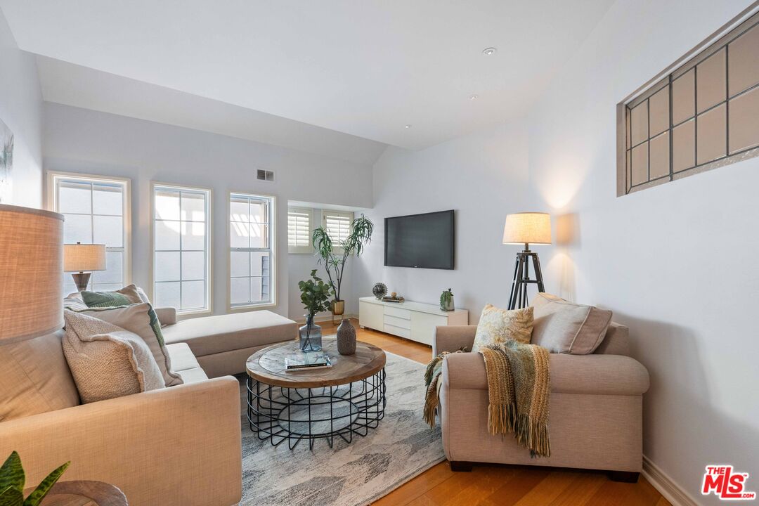 134 Roma Ct