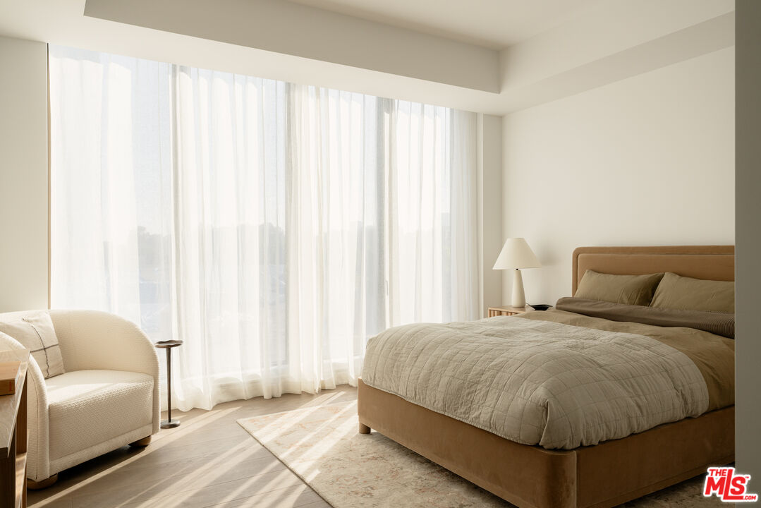 9900 S Santa Monica Blvd Unit: PHE