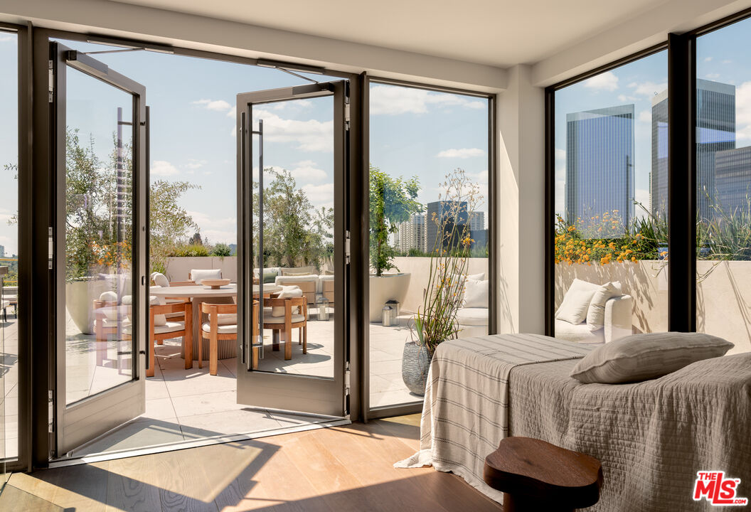 9900 S Santa Monica Blvd Unit: PHE