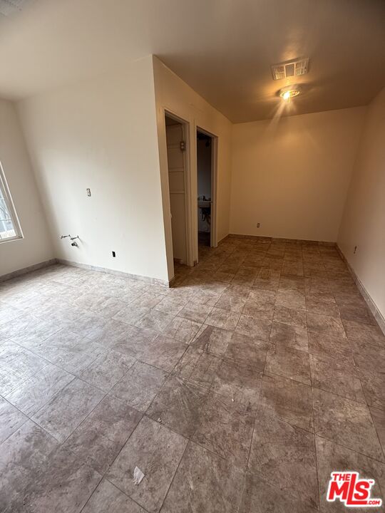 12015 Riverside Dr