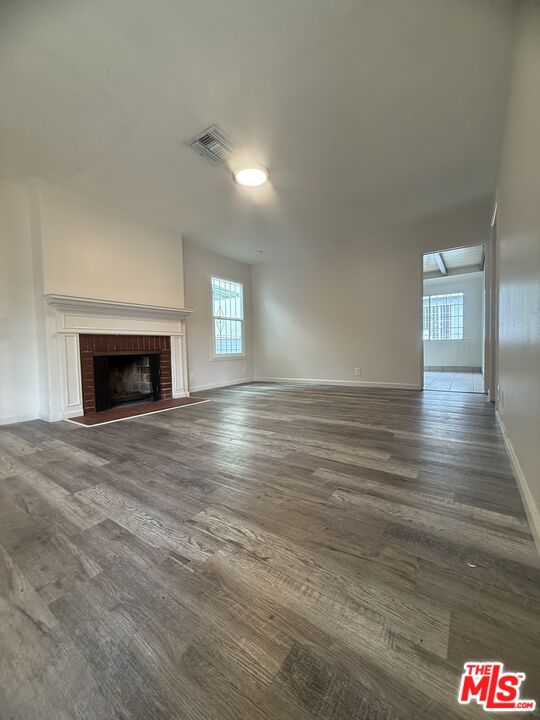 12015 Riverside Dr