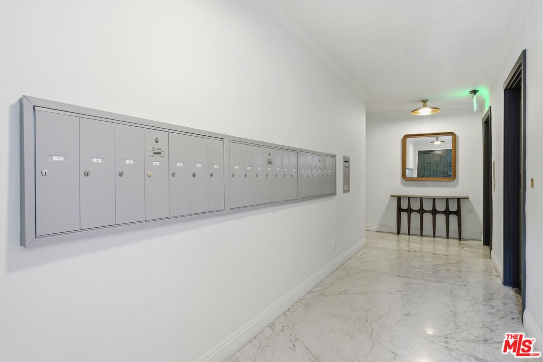 625 N Flores St Unit: 104