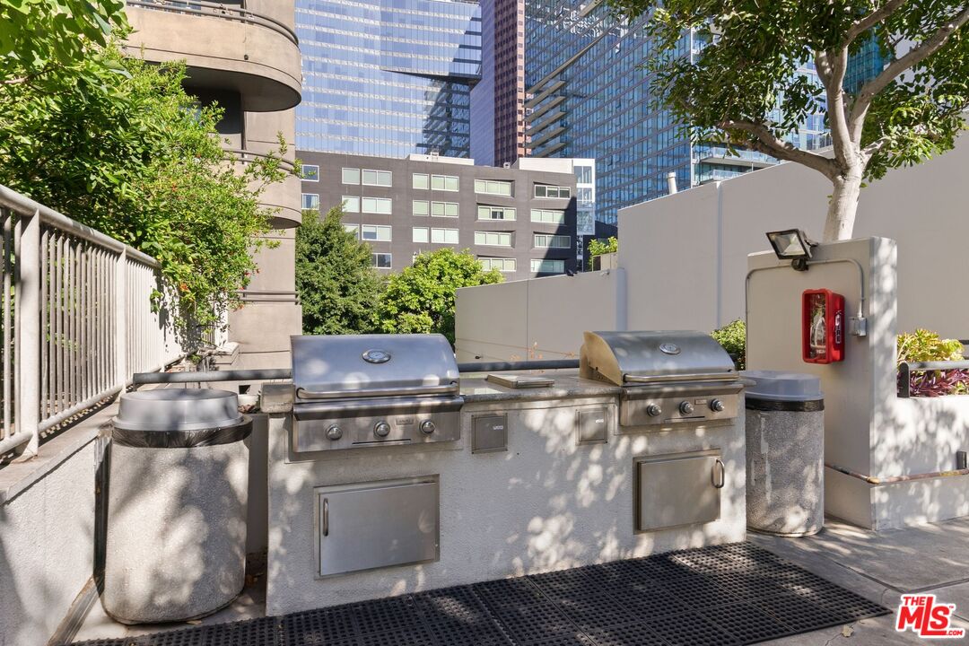 600 W 9th St Unit: 513