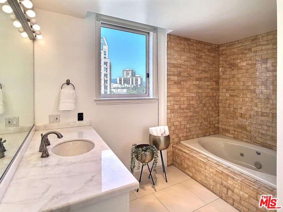 10550 WILSHIRE Unit: 1004