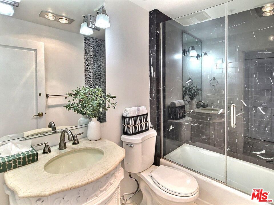 10550 WILSHIRE Unit: 1004