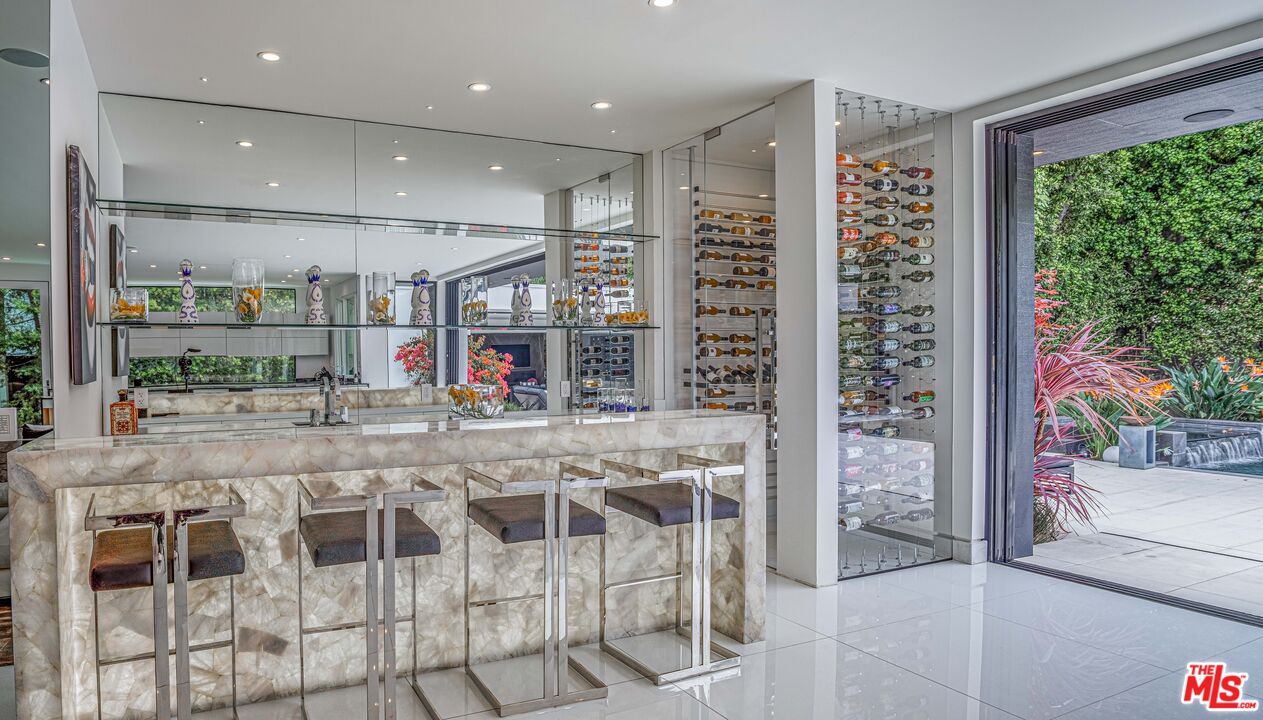 511 N Rexford Dr