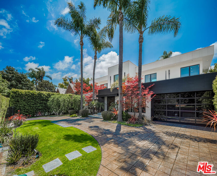 511 N Rexford Dr