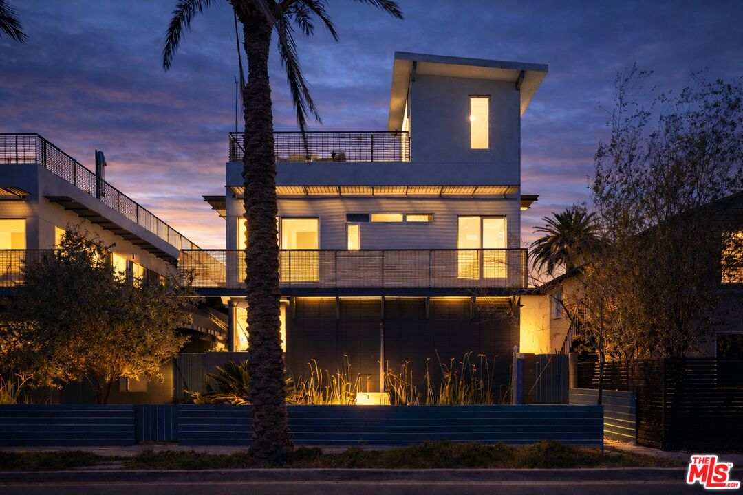 621 San Juan Ave Unit: A