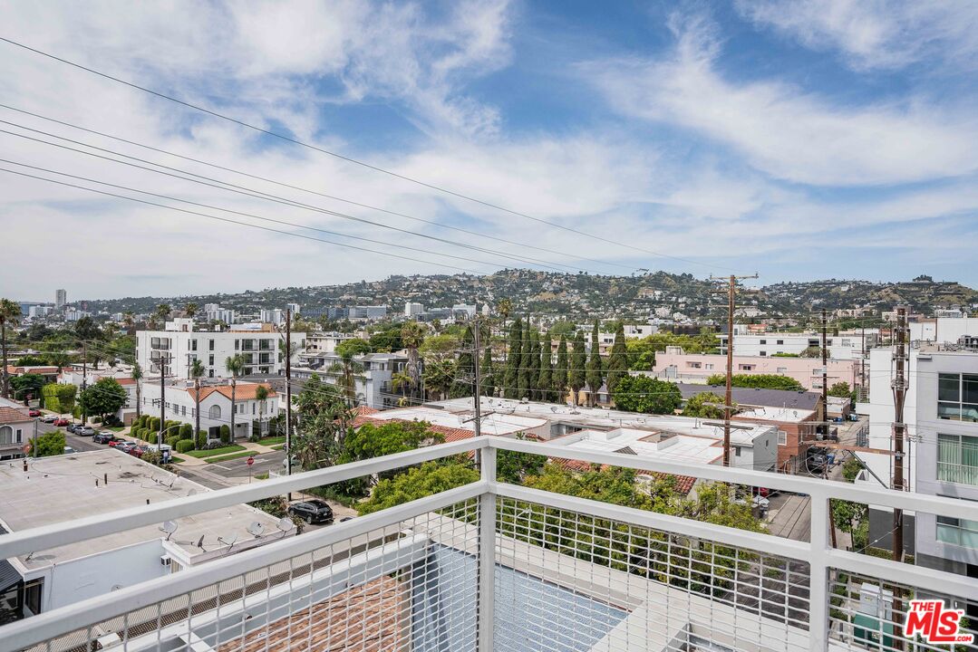 751 N Fairfax Ave Unit: 4