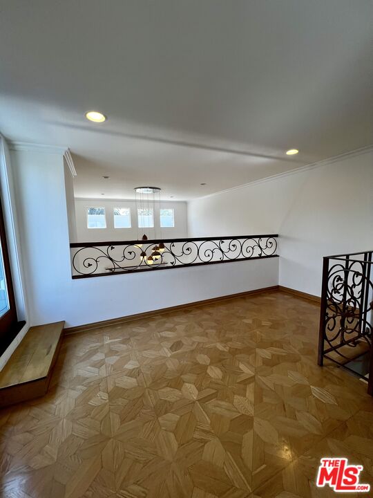 7505 Hampton Ave Unit: 16