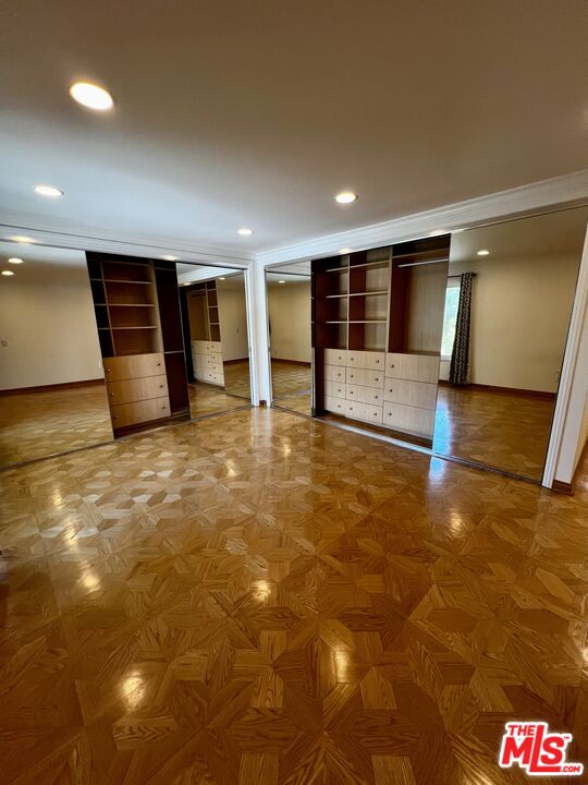 7505 Hampton Ave Unit: 16