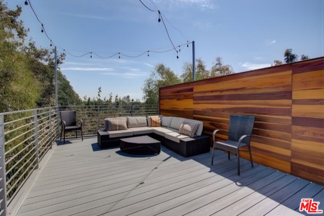 7505 Hampton Ave Unit: 16