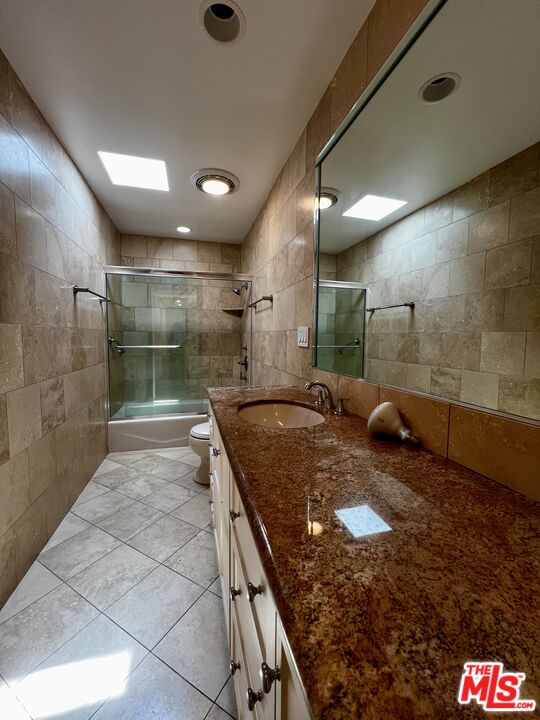 7505 Hampton Ave Unit: 16