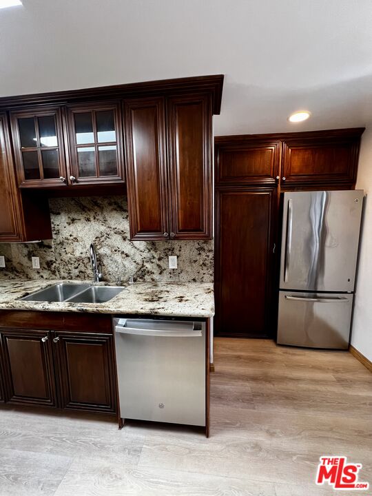 7505 Hampton Ave Unit: 16