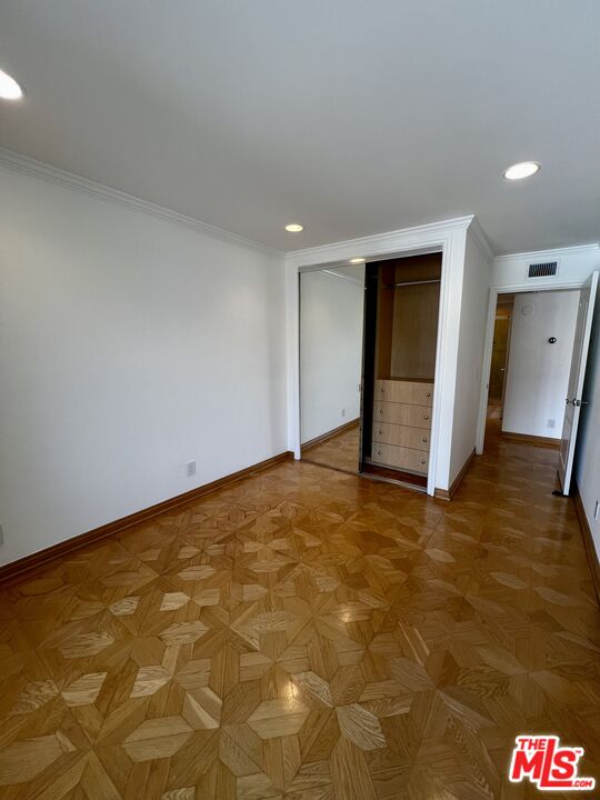 7505 Hampton Ave Unit: 16