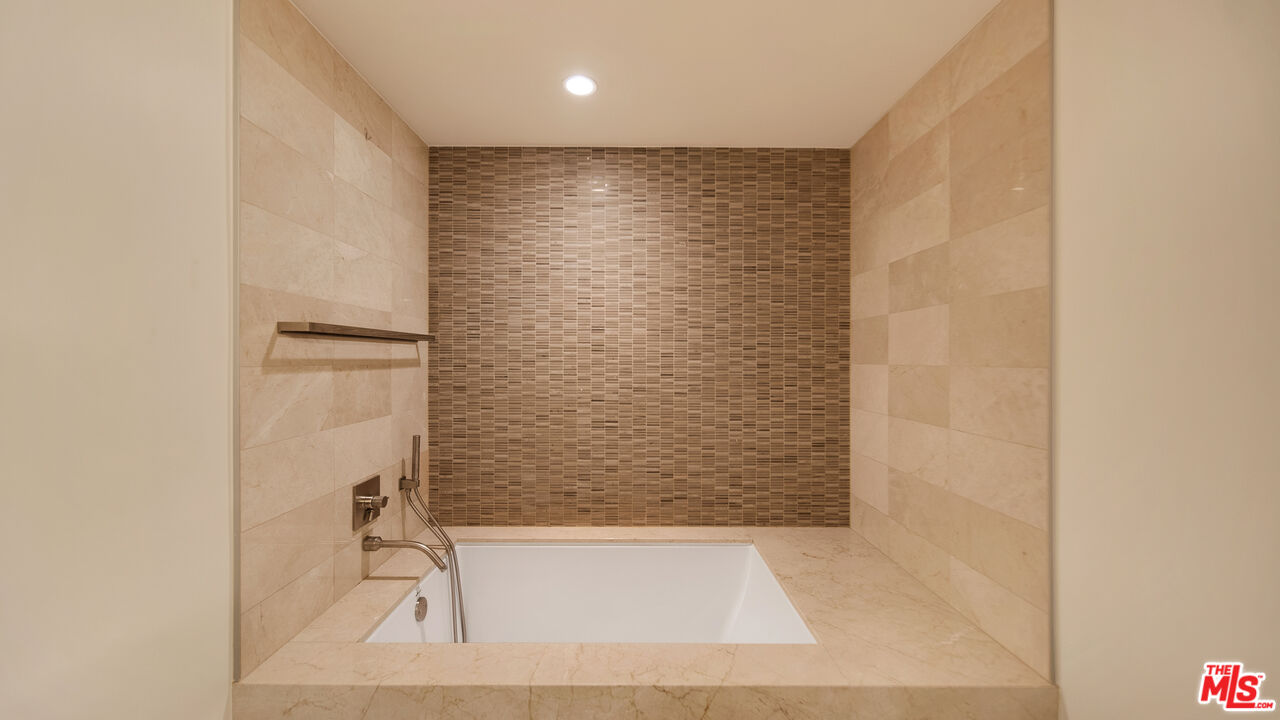 1755 Ocean Ave Unit: 303