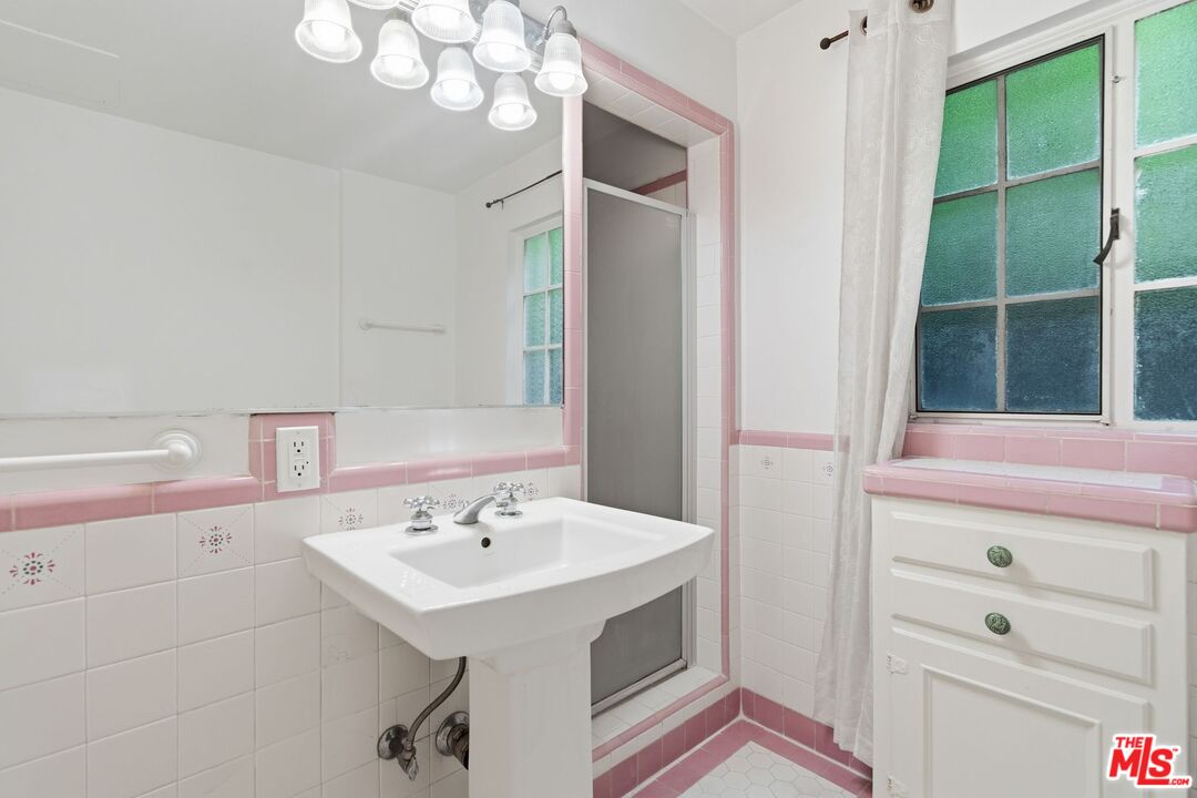 148 S Camden Dr Unit: A