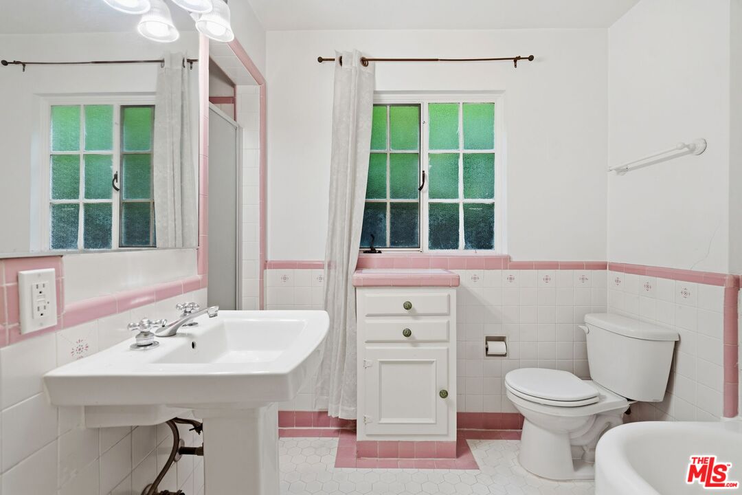 148 S Camden Dr Unit: A