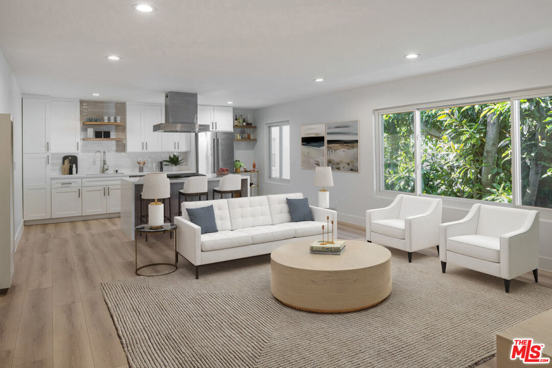 943 9th St Unit: 9