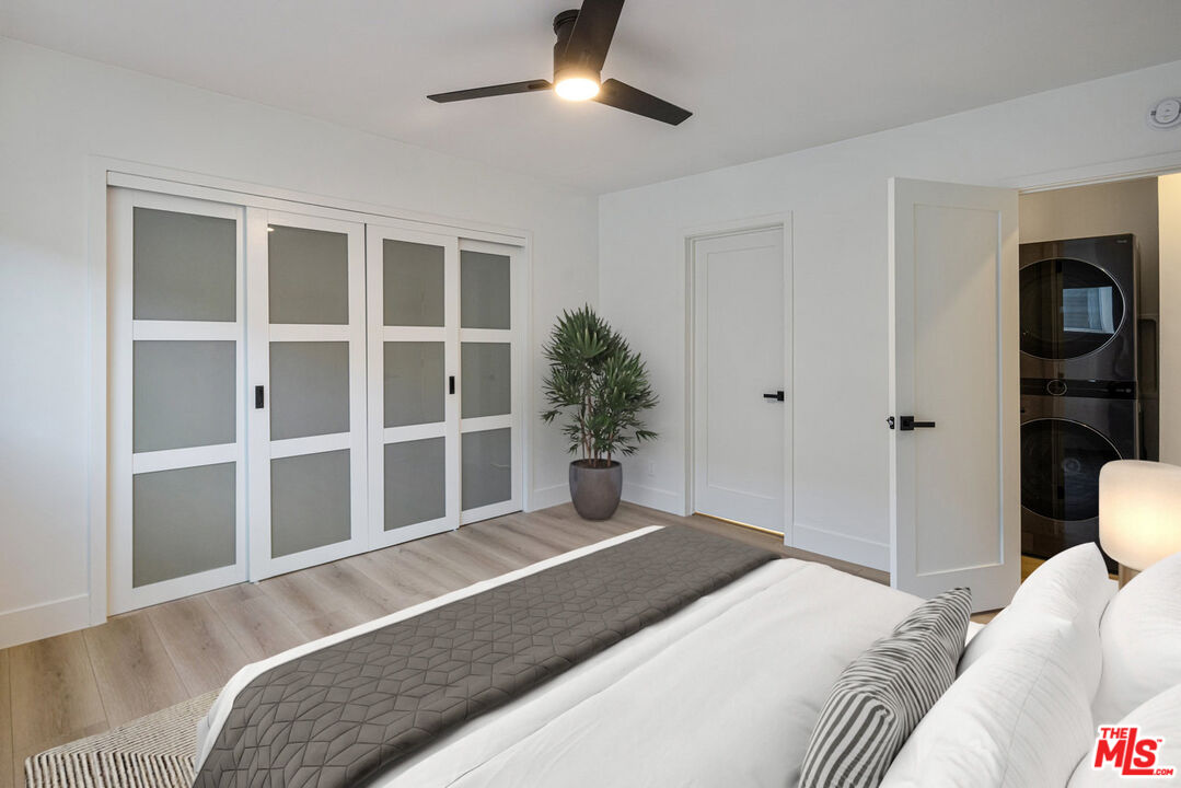 943 9th St Unit: 9