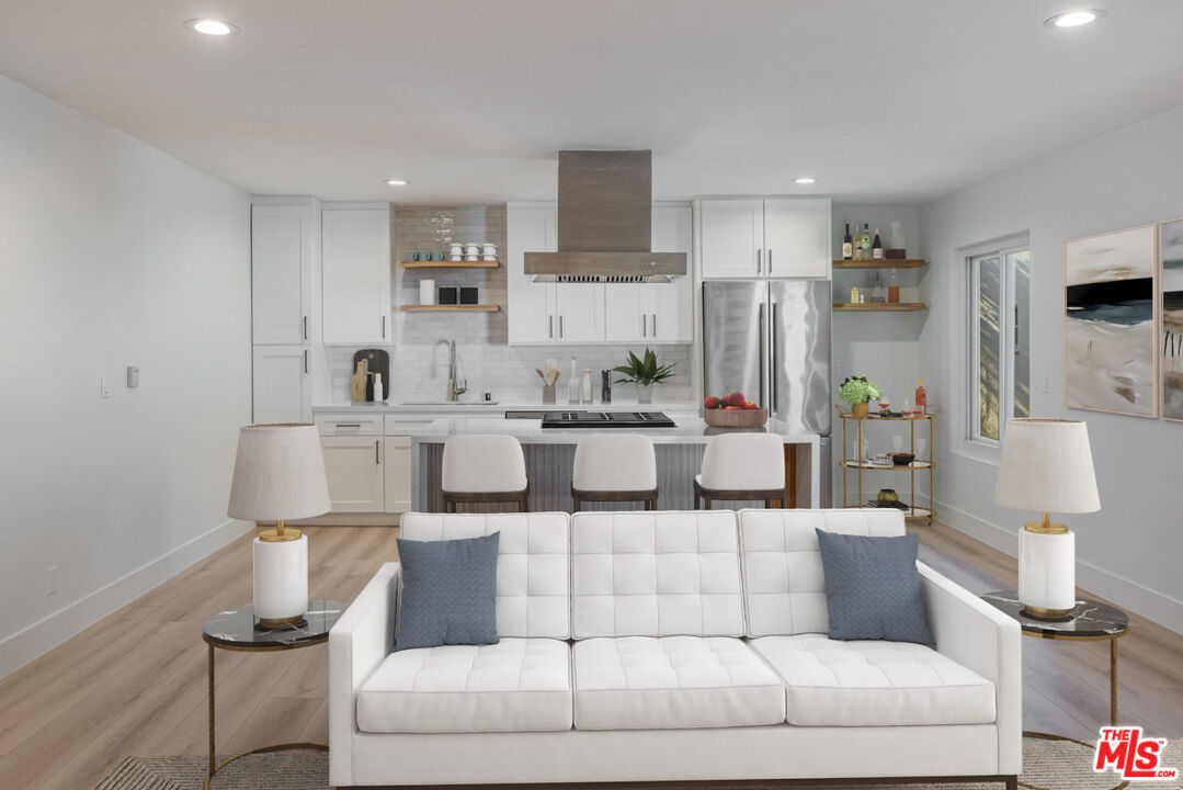 943 9th St Unit: 9