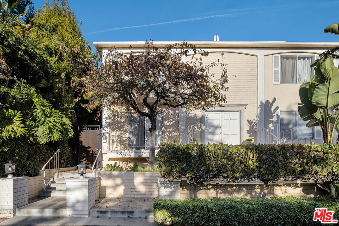 943 9th St Unit: 9