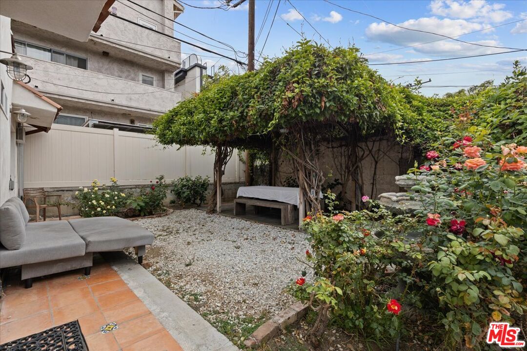 1018 Havenhurst Dr Unit: 1020