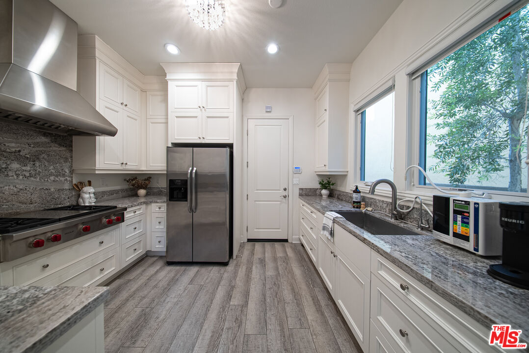 20111 W Piccadilly Ln