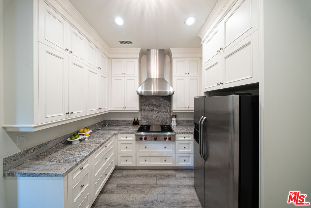 20111 W Piccadilly Ln