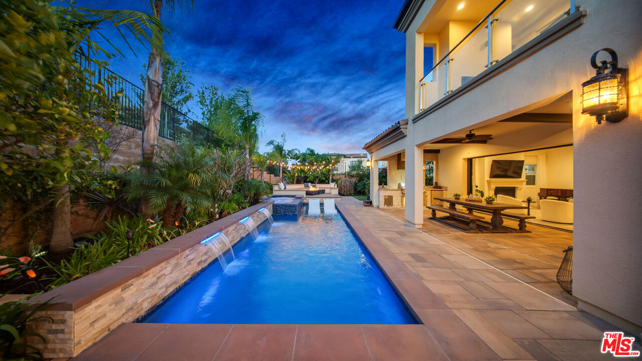 20111 W Piccadilly Ln