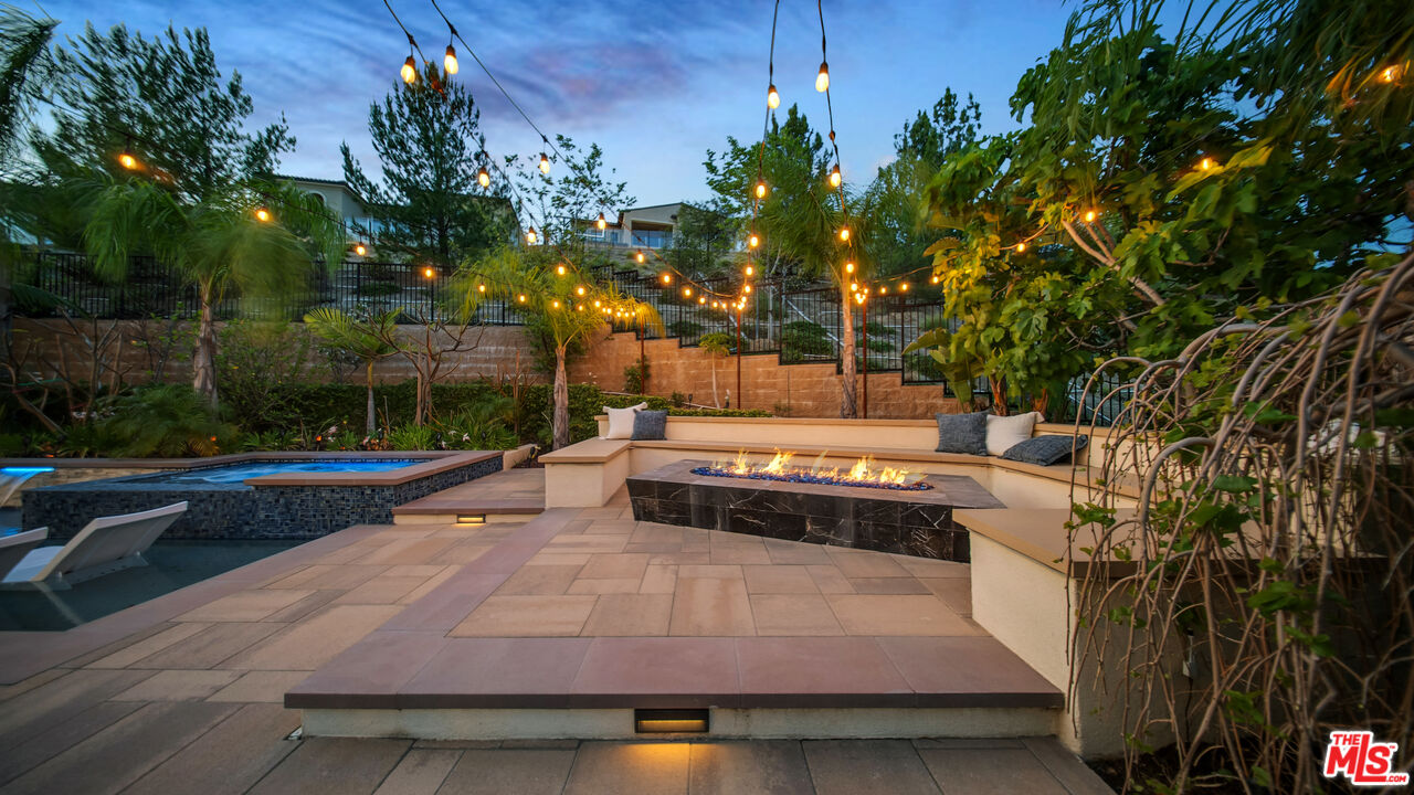 20111 W Piccadilly Ln