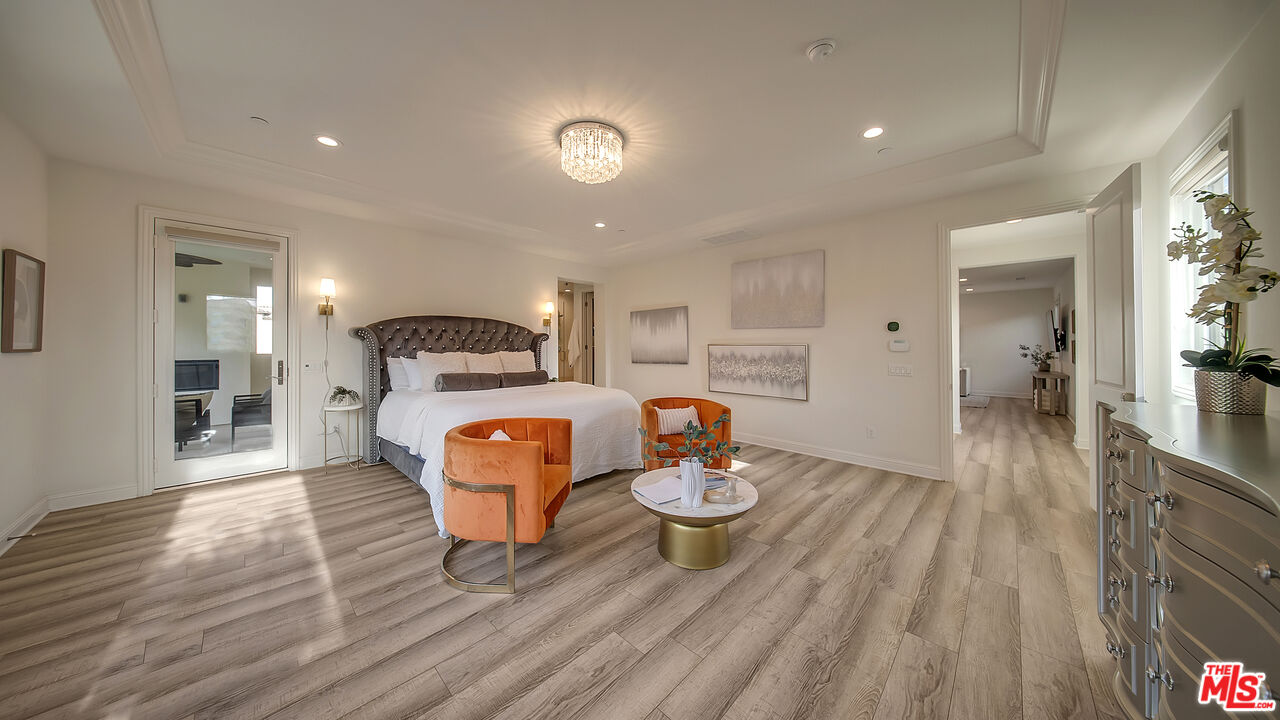 20111 W Piccadilly Ln