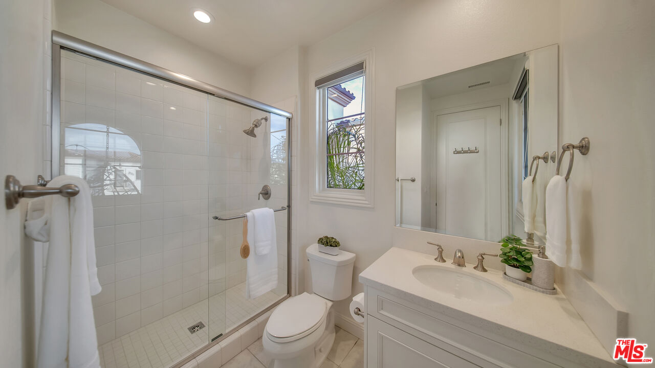 20111 W Piccadilly Ln