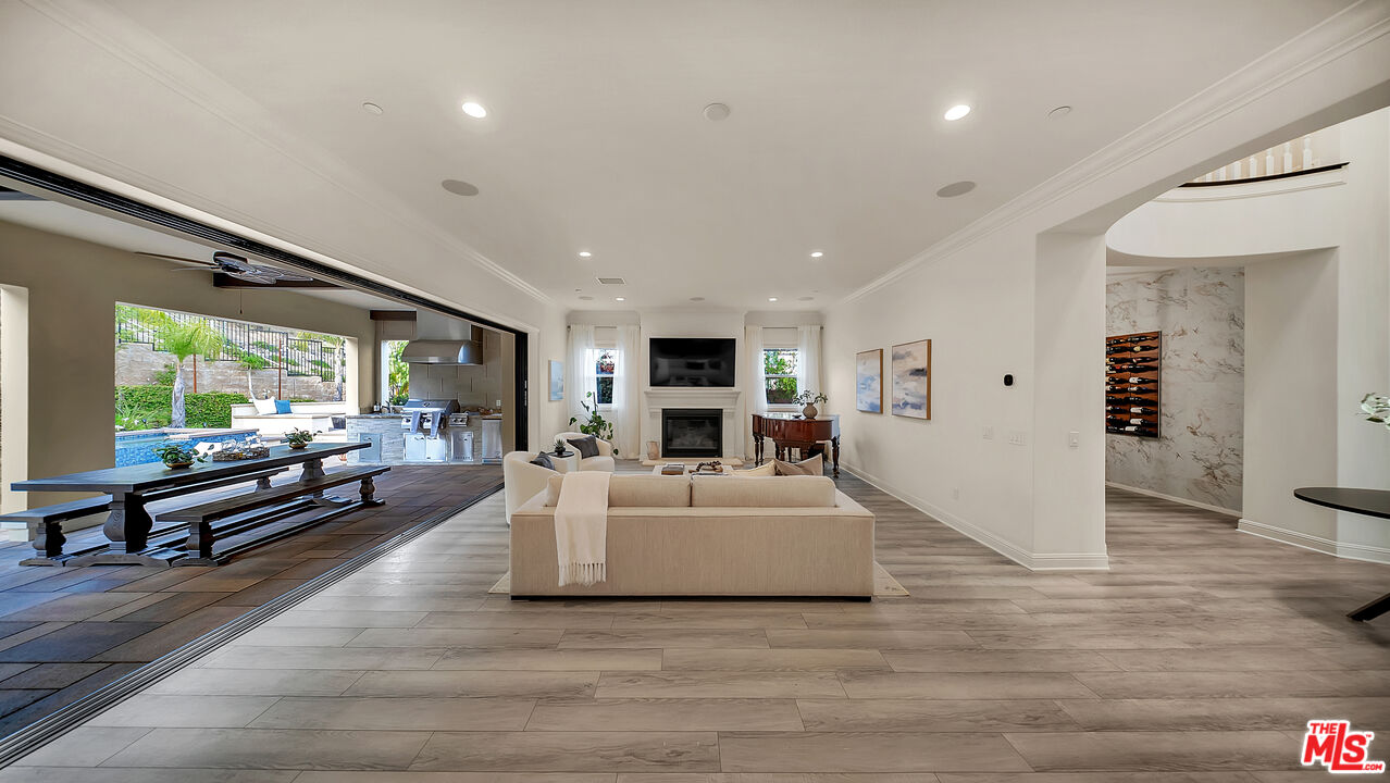 20111 W Piccadilly Ln