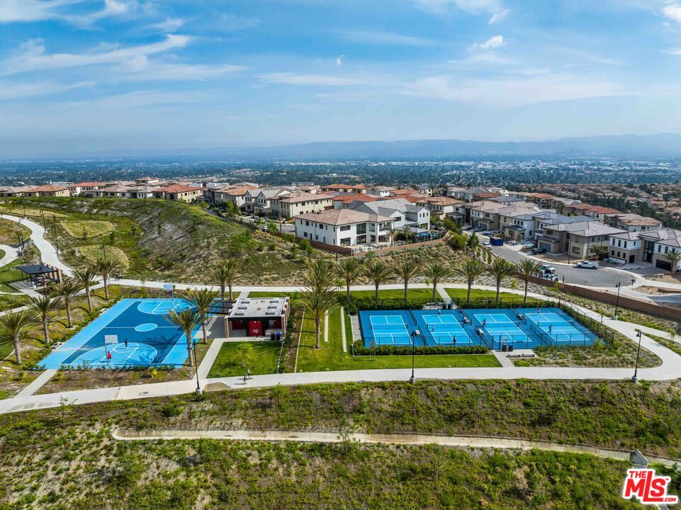 20111 W Piccadilly Ln