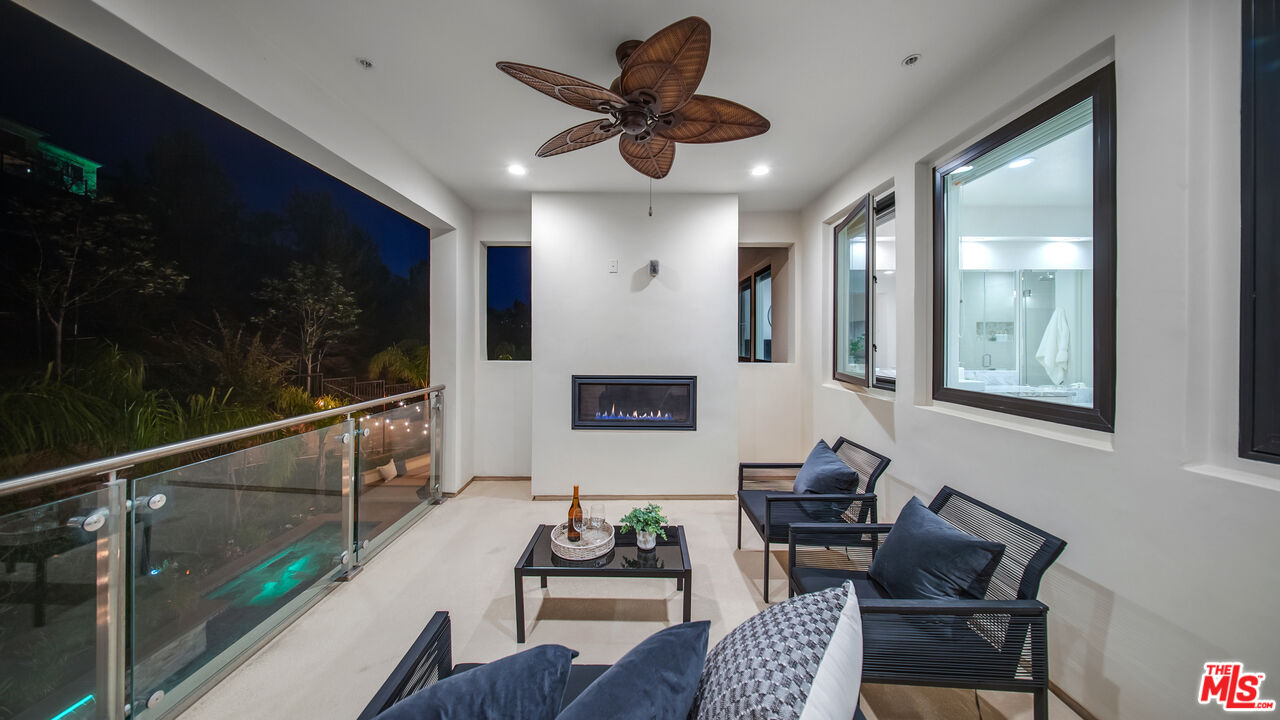 20111 W Piccadilly Ln