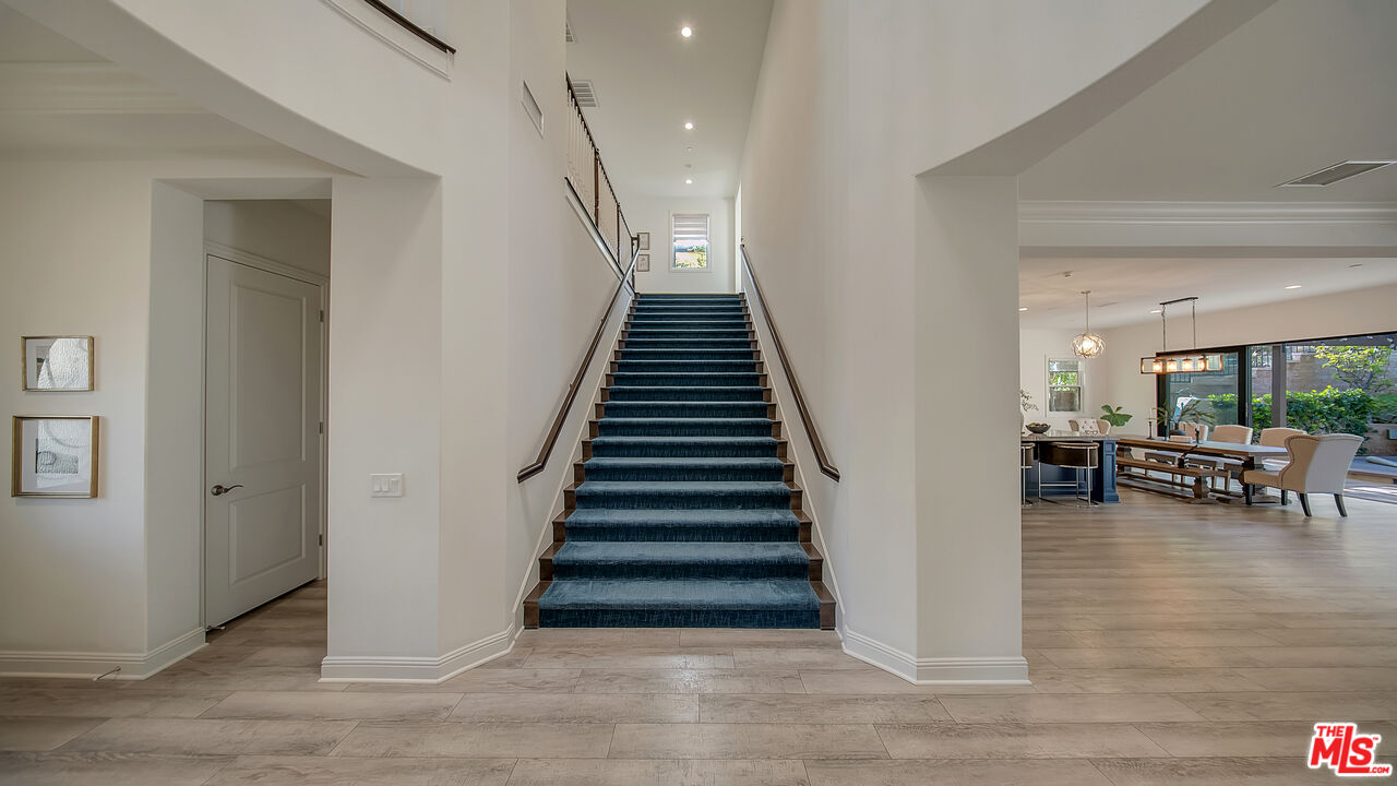 20111 W Piccadilly Ln