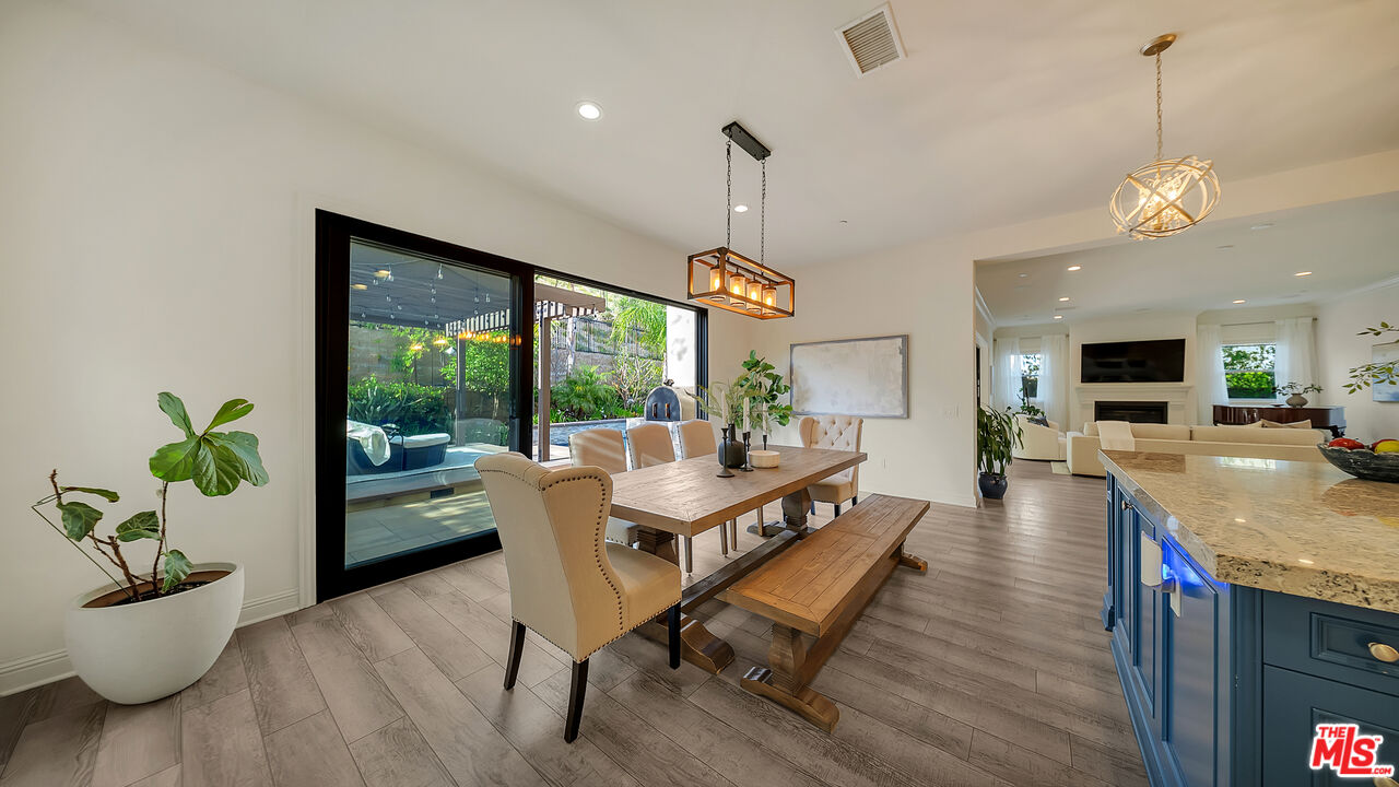 20111 W Piccadilly Ln