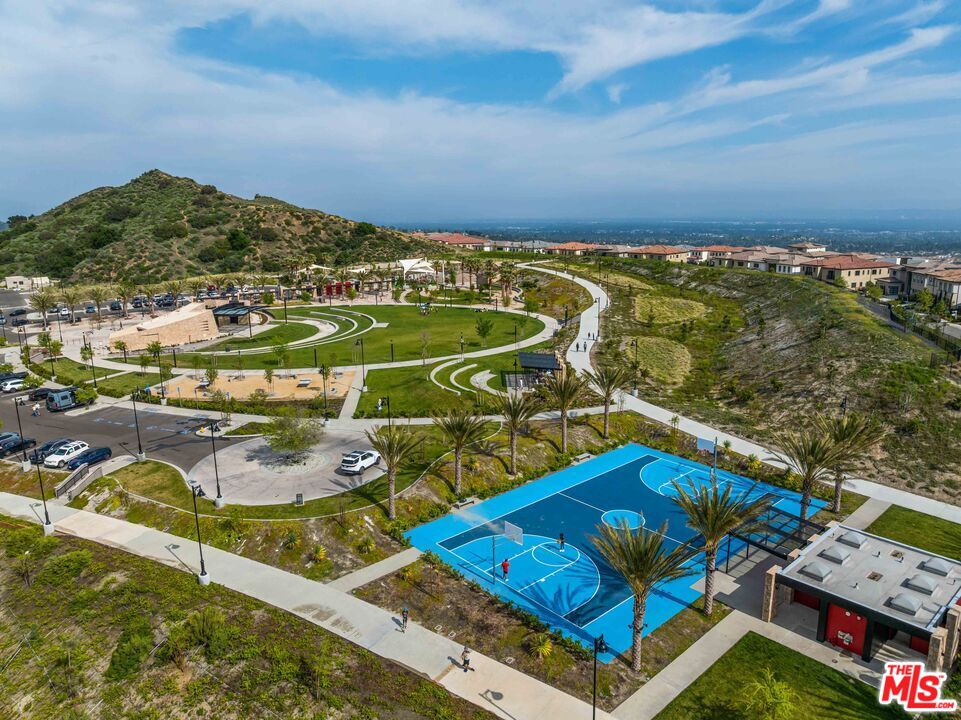 20111 W Piccadilly Ln