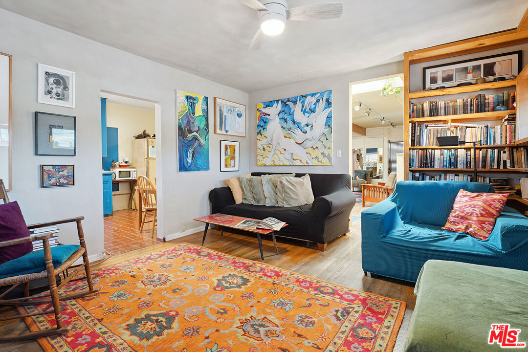 2847 S Robertson Blvd