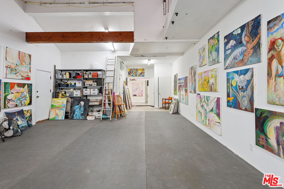 2847 S Robertson Blvd