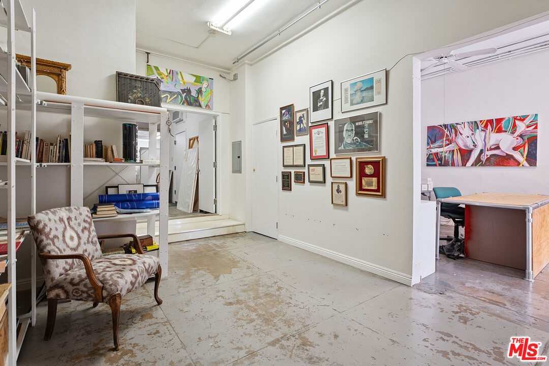 2847 S Robertson Blvd