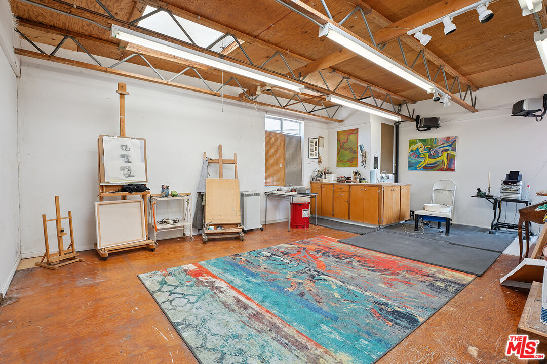 2847 S Robertson Blvd