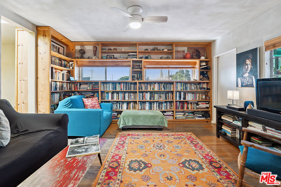 2847 S Robertson Blvd