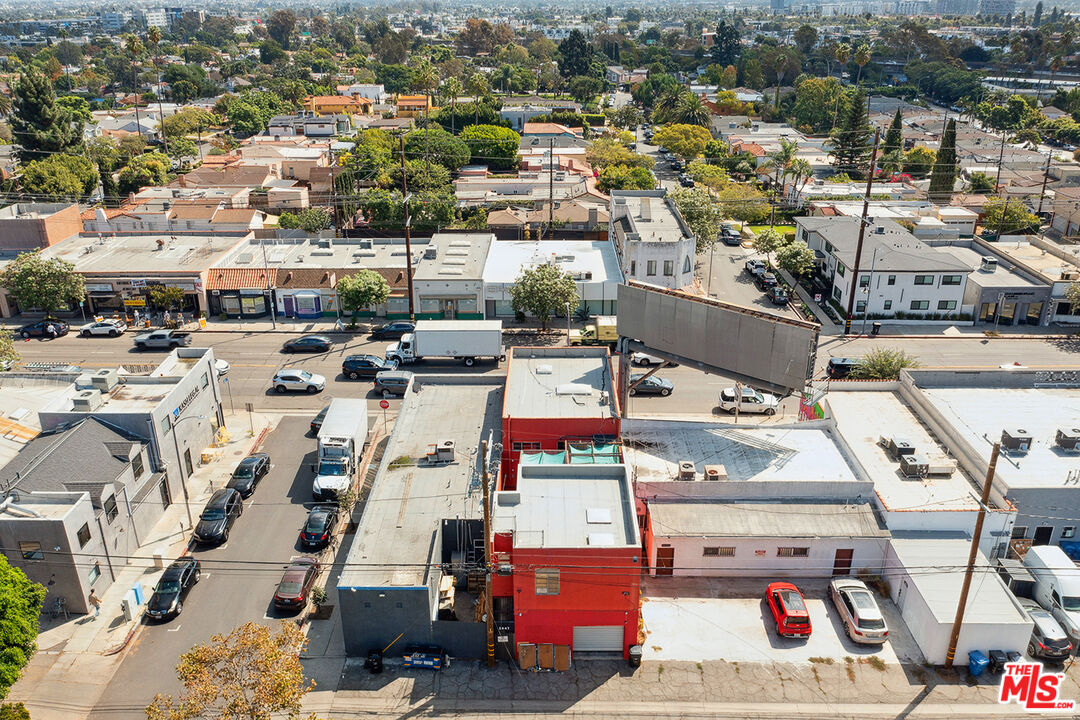 2847 S Robertson Blvd